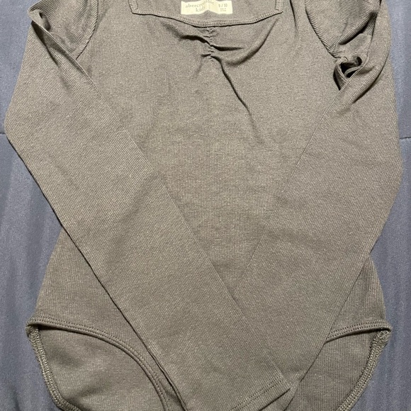A&F Kids Bodysuits (9-10) - Picture 5 of 5
